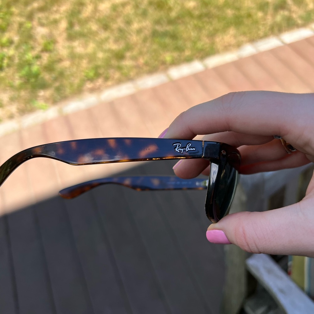 Ray Bans Classic Wayfarer Tortoise/Brown - Picture 4 of 6